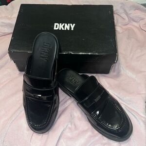 DKNY Women's Black Leather Mules